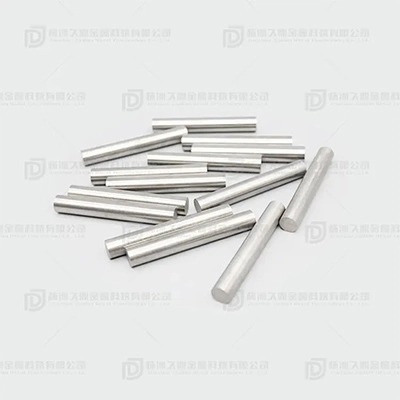 What are the special properties of tungsten alloy rods?